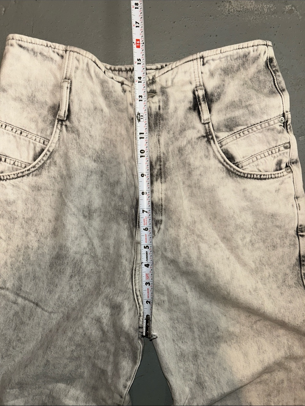 AllSaints Women’s Acid-Wash paper bag Light Gray Boyfriend Jeans - Picture 6 of 7